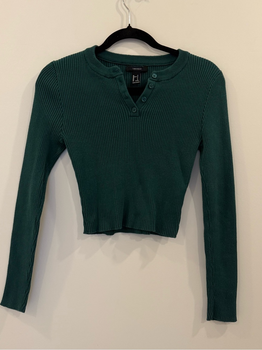 Long-Sleeve Ribbed Henley Crop Top in Teal Green